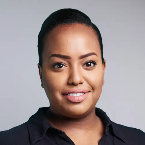 Portrait Shanice Abraha Recruiting ETL Prüfung & Beratung